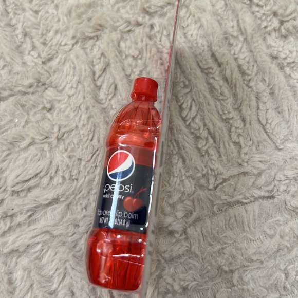 Pepsi wild cherry flavored lip balm new in sealed packaging - Picture 12 of 16